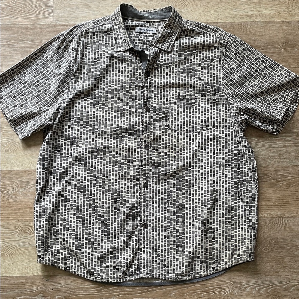 Tommy Bahama Grey Patterned Short Sleeve Button-Down Shirt
